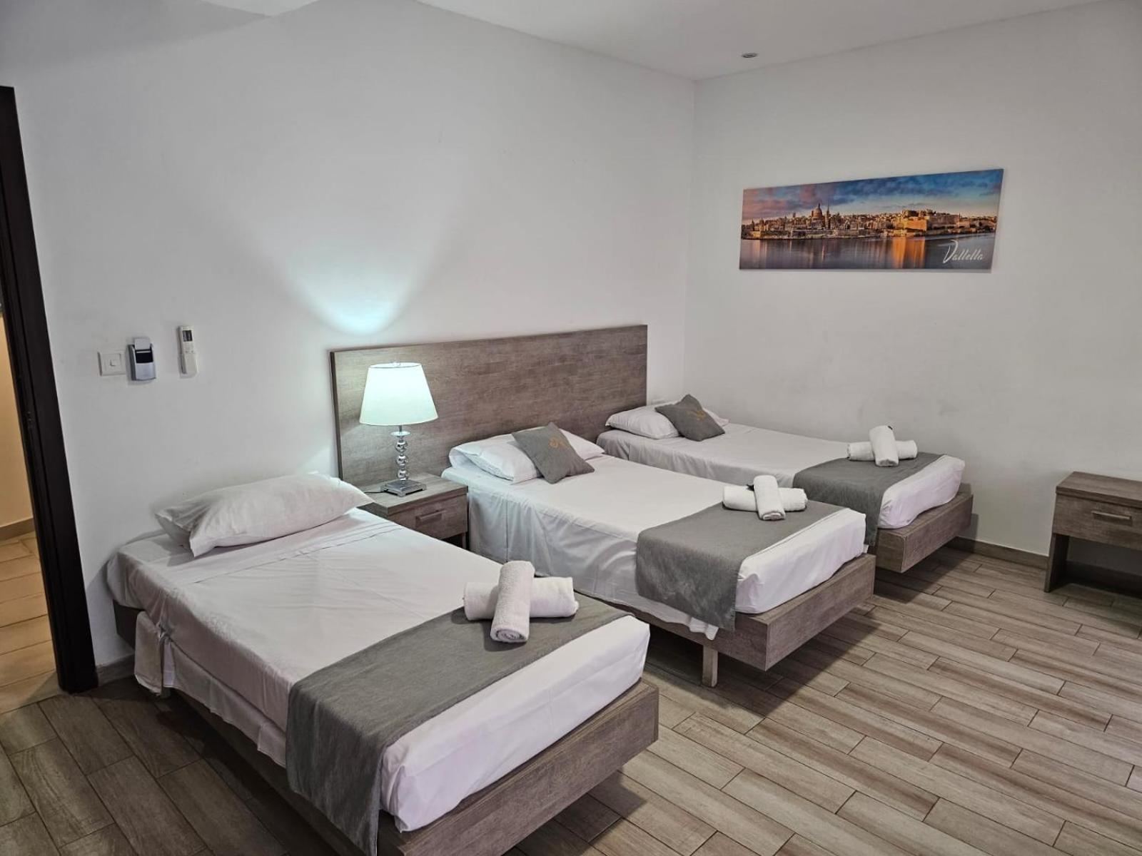 Napoli Suites Studios Aparthotel Saint Julian's Екстер'єр фото