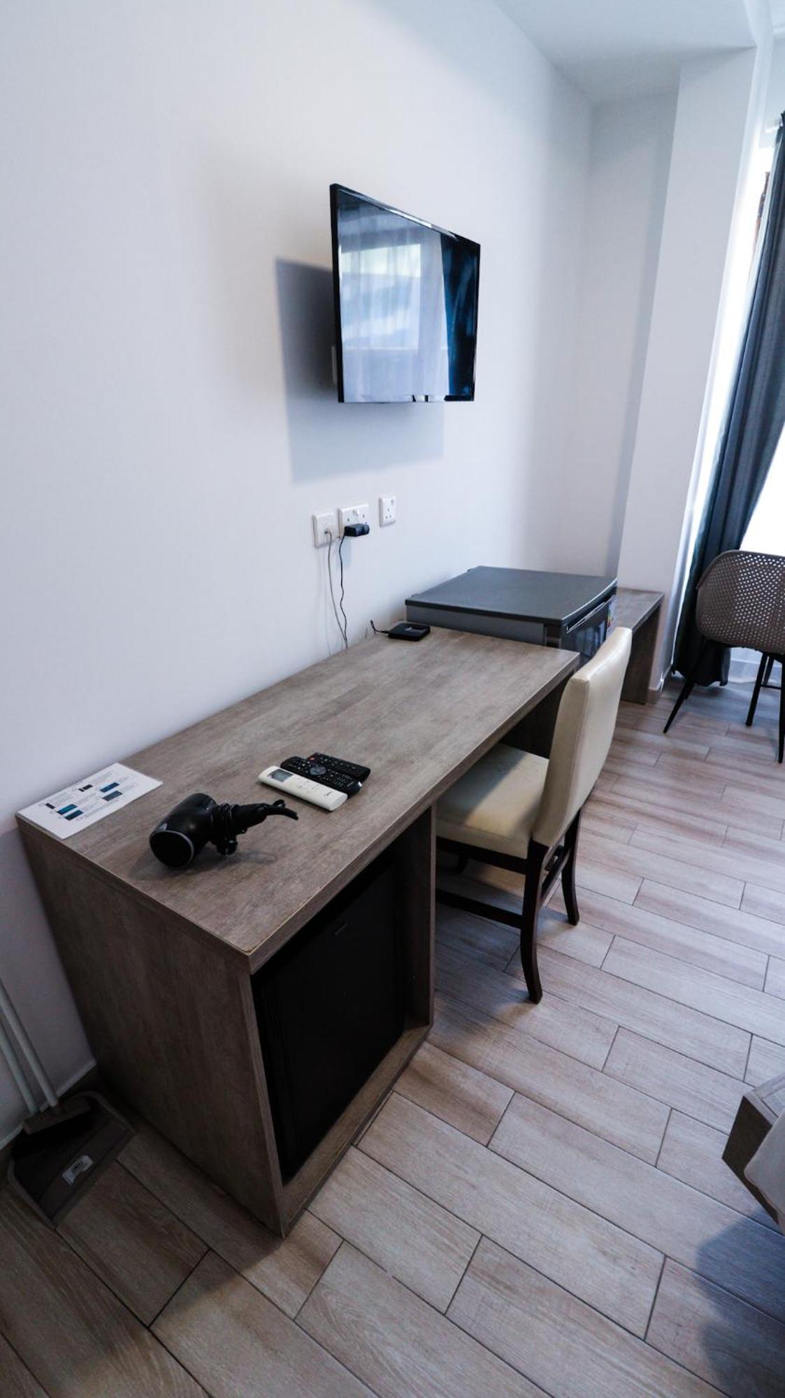 Napoli Suites Studios Aparthotel Saint Julian's Екстер'єр фото