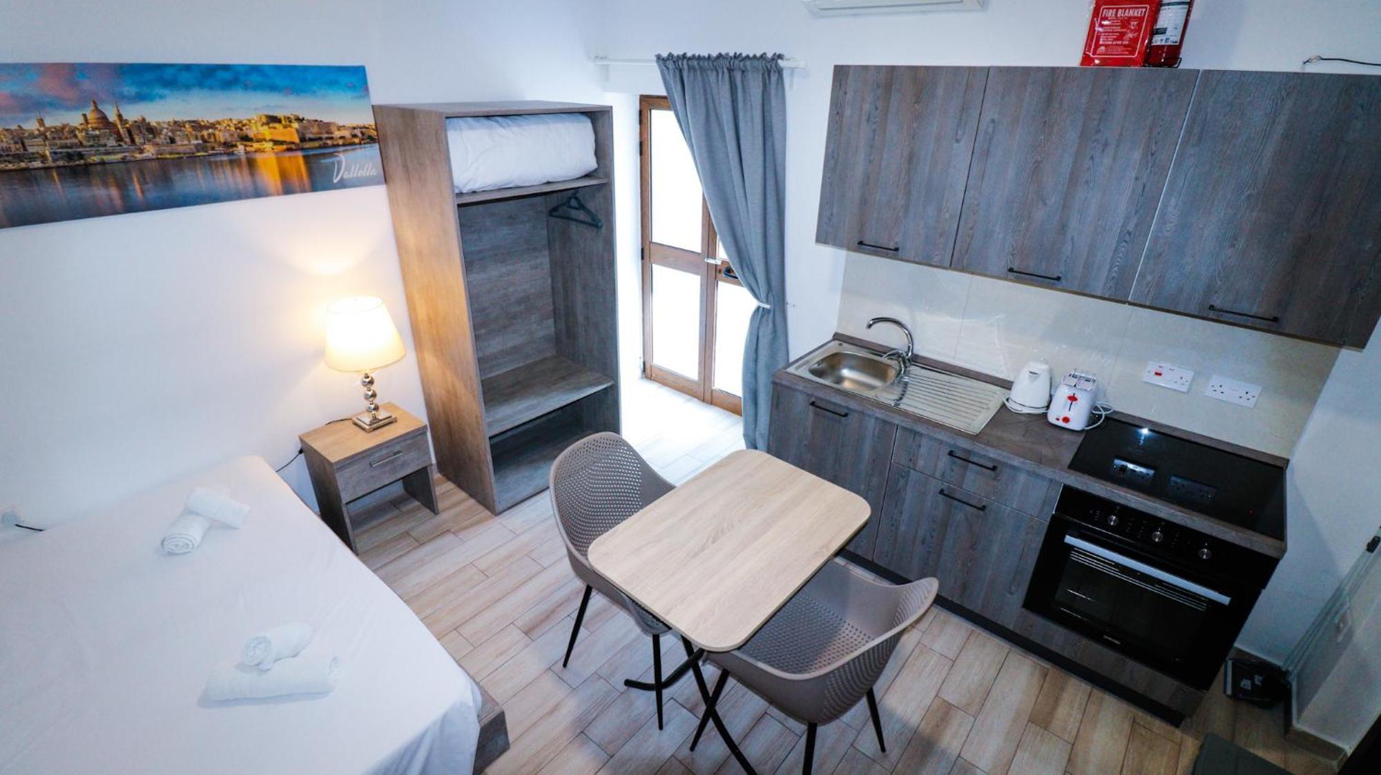 Napoli Suites Studios Aparthotel Saint Julian's Екстер'єр фото