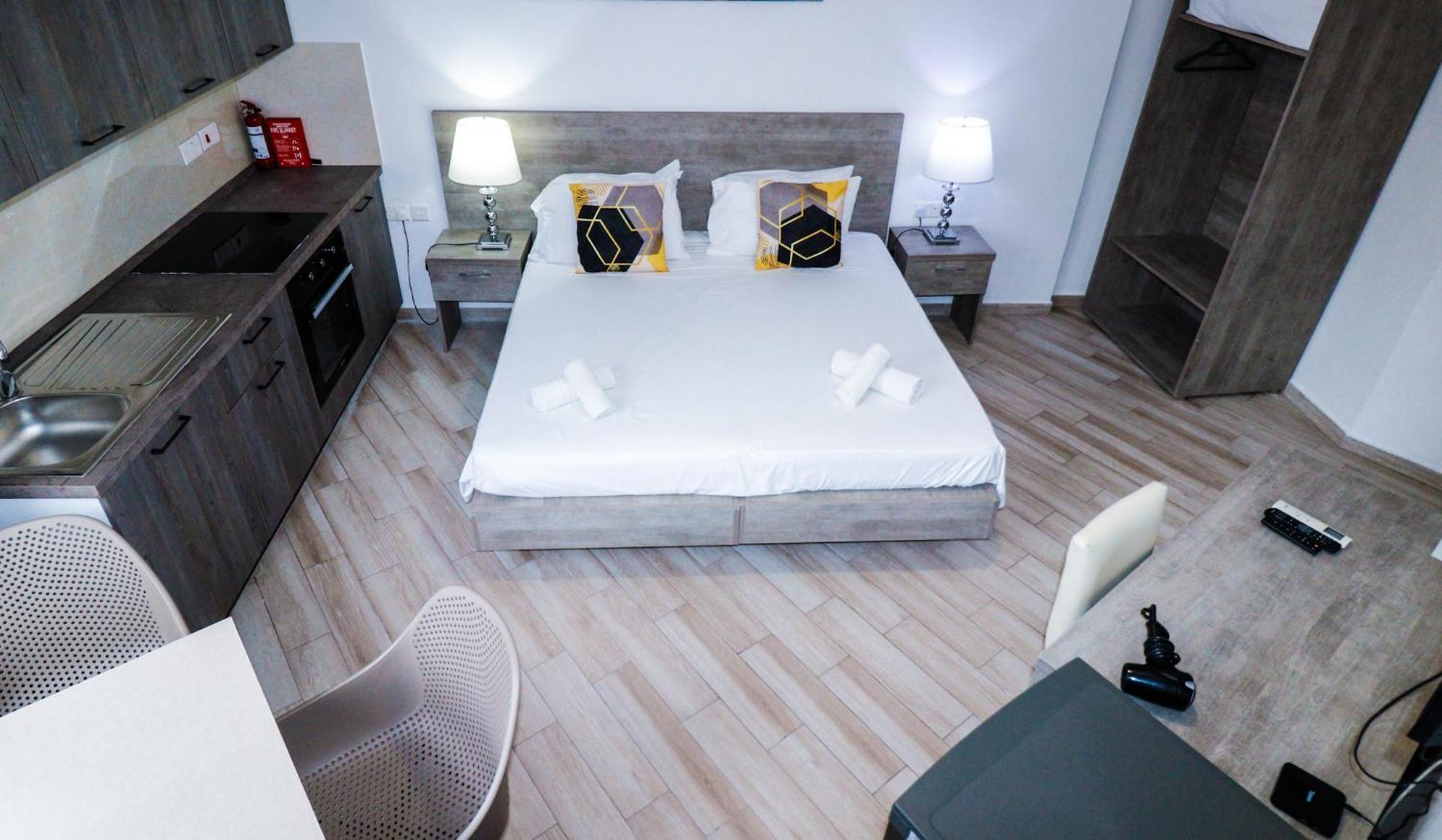 Napoli Suites Studios Aparthotel Saint Julian's Екстер'єр фото