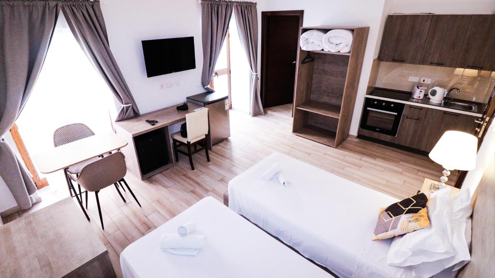 Napoli Suites Studios Aparthotel Saint Julian's Екстер'єр фото