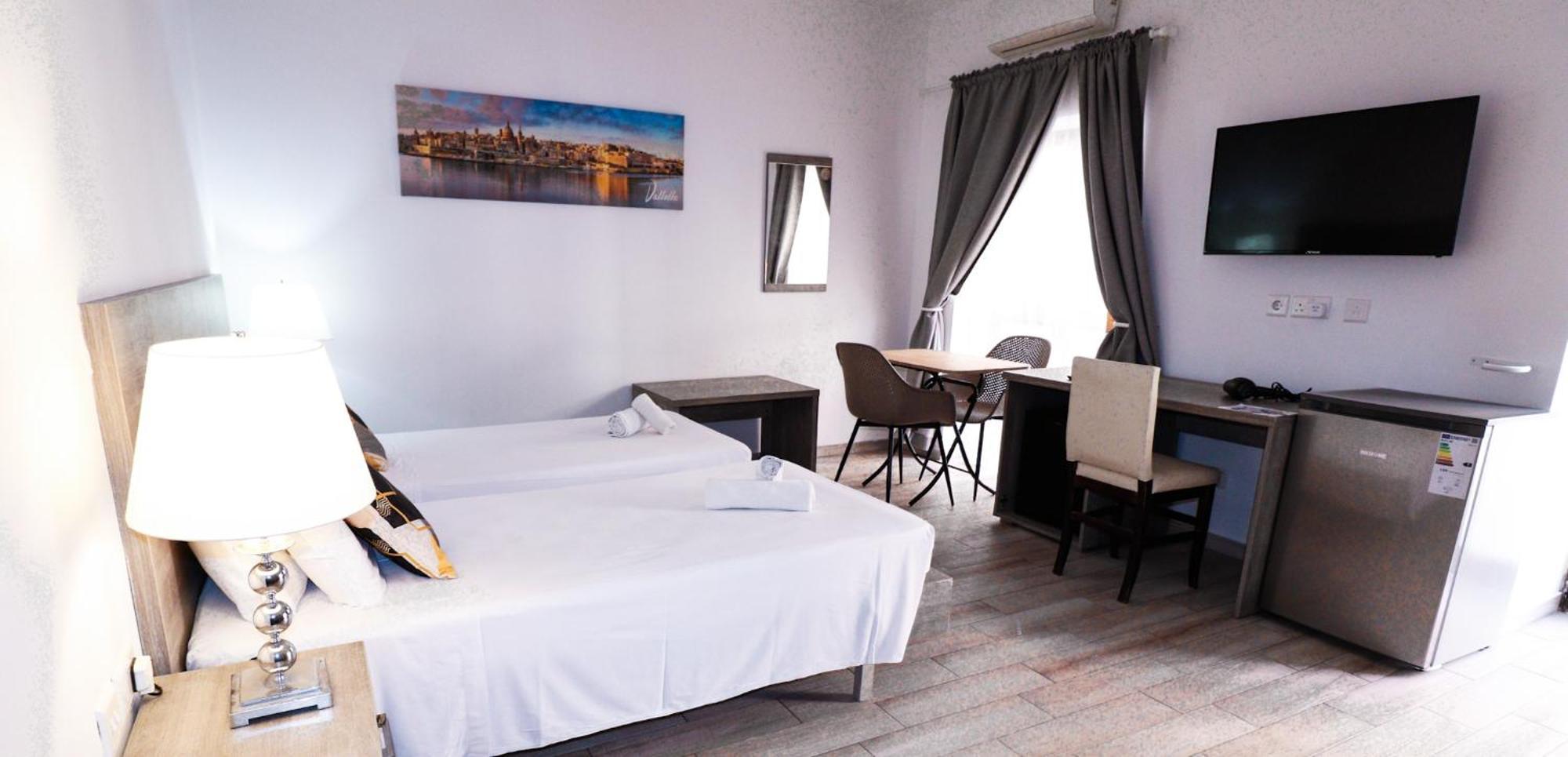Napoli Suites Studios Aparthotel Saint Julian's Екстер'єр фото