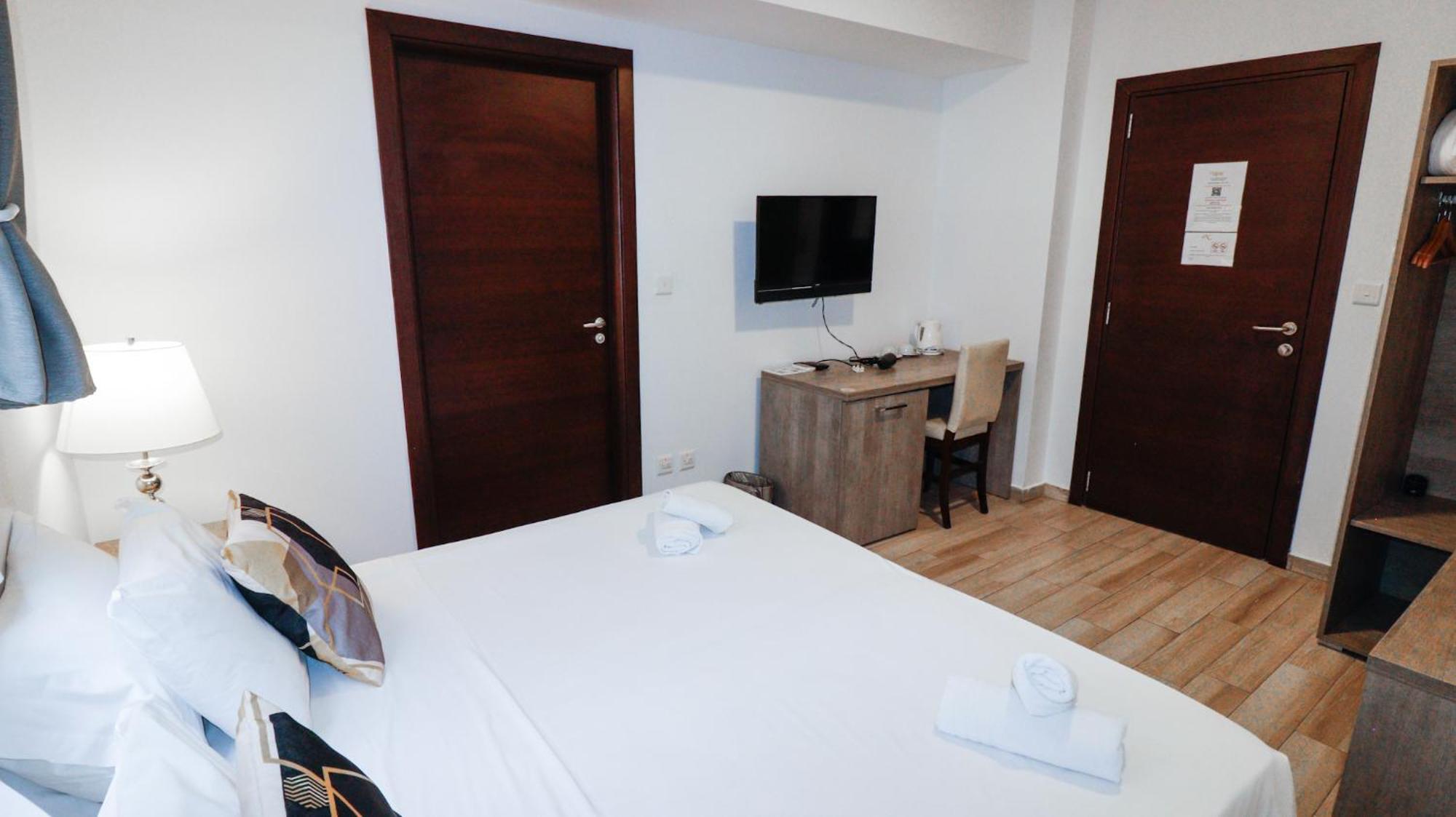 Napoli Suites Studios Aparthotel Saint Julian's Екстер'єр фото